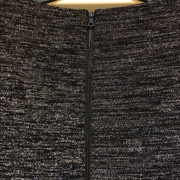 Host Pick 🎉 Alice + Olivia Coco plunging metallic V-neck dress - Picture 14 of 16